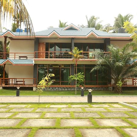 Lara Lake View Resort Thiruvananthapuram Ngoại thất bức ảnh