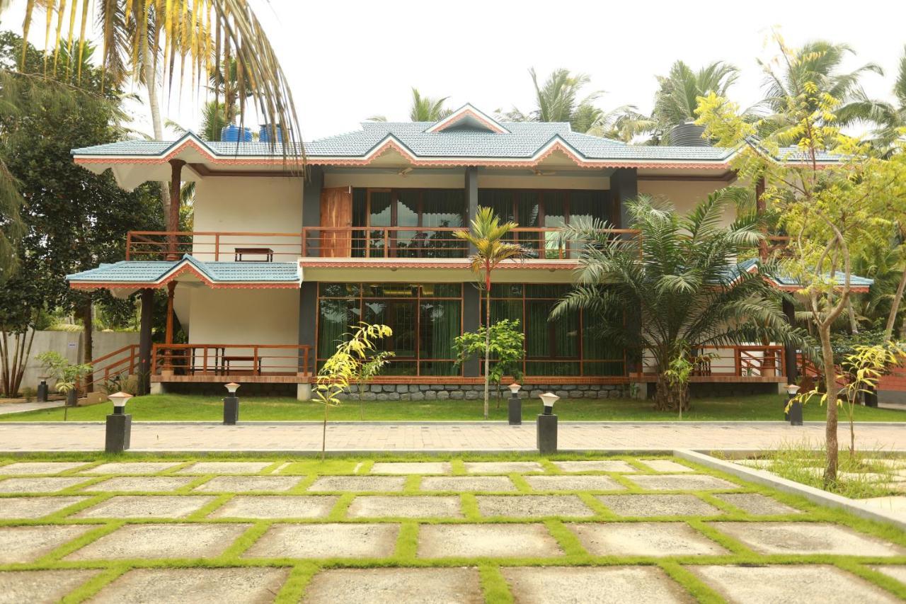 Lara Lake View Resort Thiruvananthapuram Ngoại thất bức ảnh