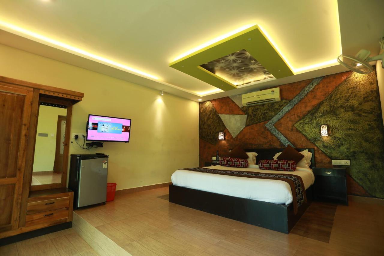 Lara Lake View Resort Thiruvananthapuram Ngoại thất bức ảnh