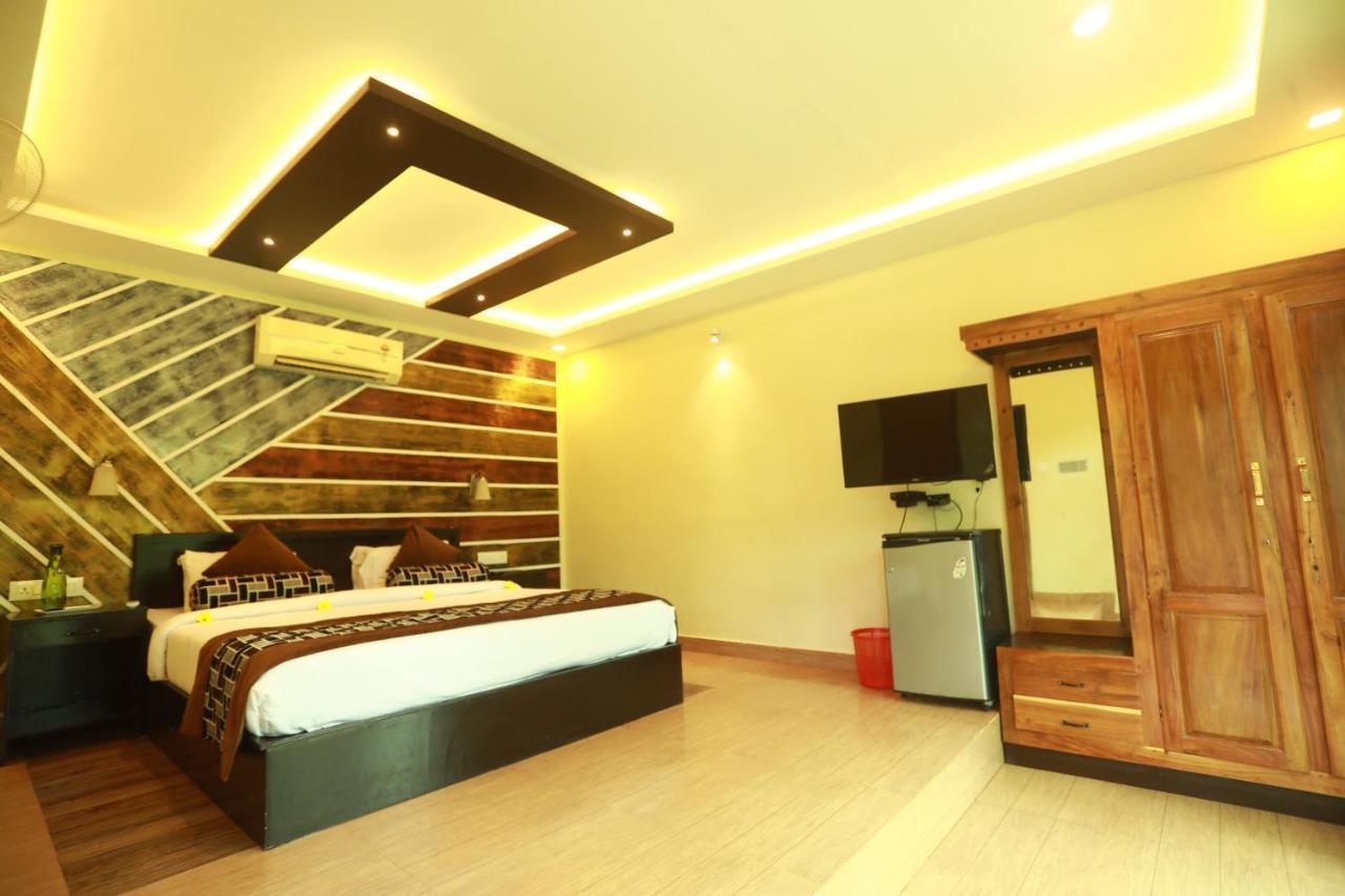 Lara Lake View Resort Thiruvananthapuram Ngoại thất bức ảnh