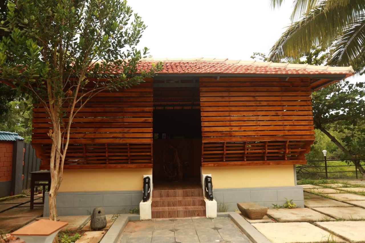 Lara Lake View Resort Thiruvananthapuram Ngoại thất bức ảnh
