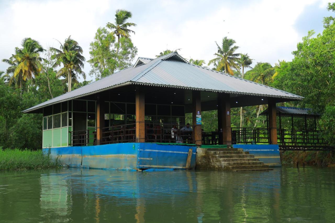 Lara Lake View Resort Thiruvananthapuram Ngoại thất bức ảnh
